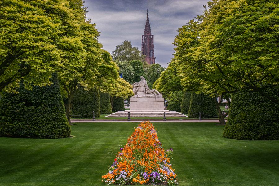 Les jardins de la place de République dans la Neustadt