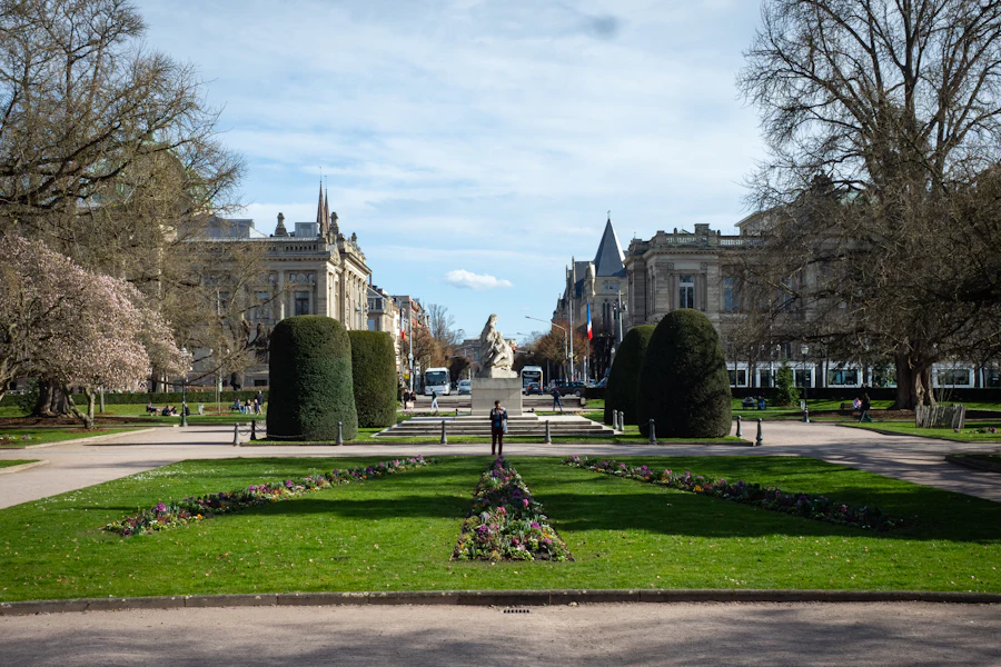 Une allée du parc de l'Orangerie