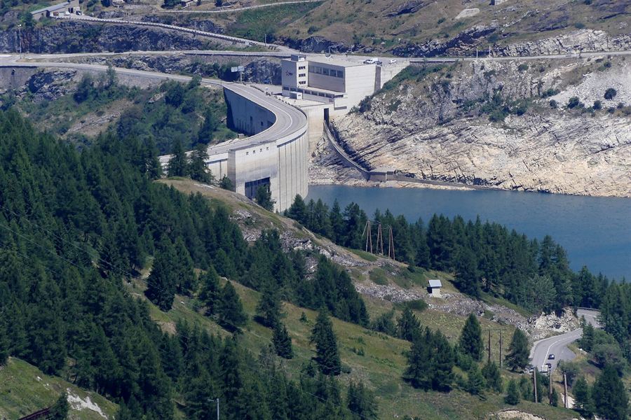 Le barrage du Chevril et son lac