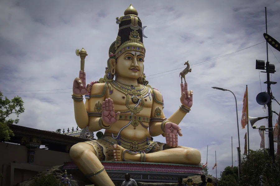 La statue de Shiva du temple de Koneswaram