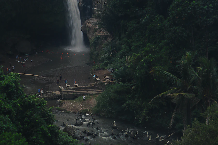Une cascade dans la jungle de Bali