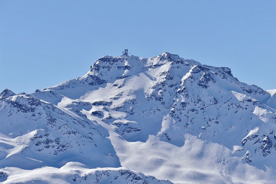 La Cime Caron enneigée