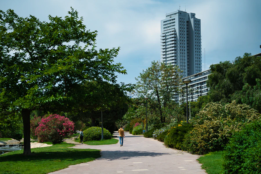 Une allée du jardin du Turia