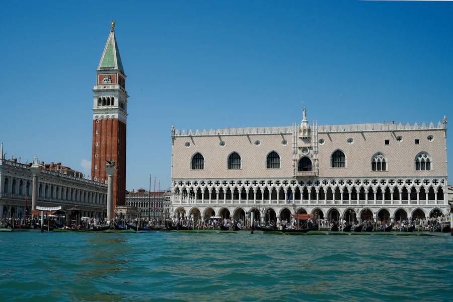 Le palais des Doges et le campanile vus de la lagune